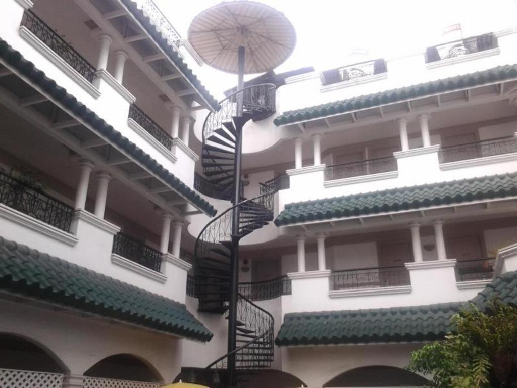 Hotel Galleria Davao Exterior photo